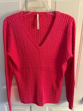 Ladies Leo & Nicole v-neck bright pink sweater size medium NWOT